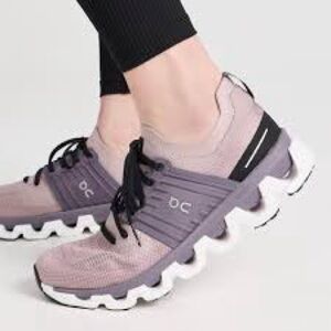 EUC On Running Women's Sneakers CloudSwift Fade Lavender Black Size 7.5